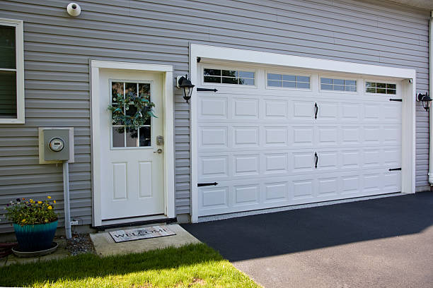 24/7 Emergency Garage Door Panel Replacement experts in Welby, CO